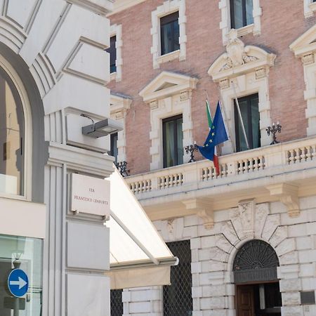 Relais Palazzo Olimpia - Corso Vittorio Emanuele Apartment Salerno Bagian luar foto