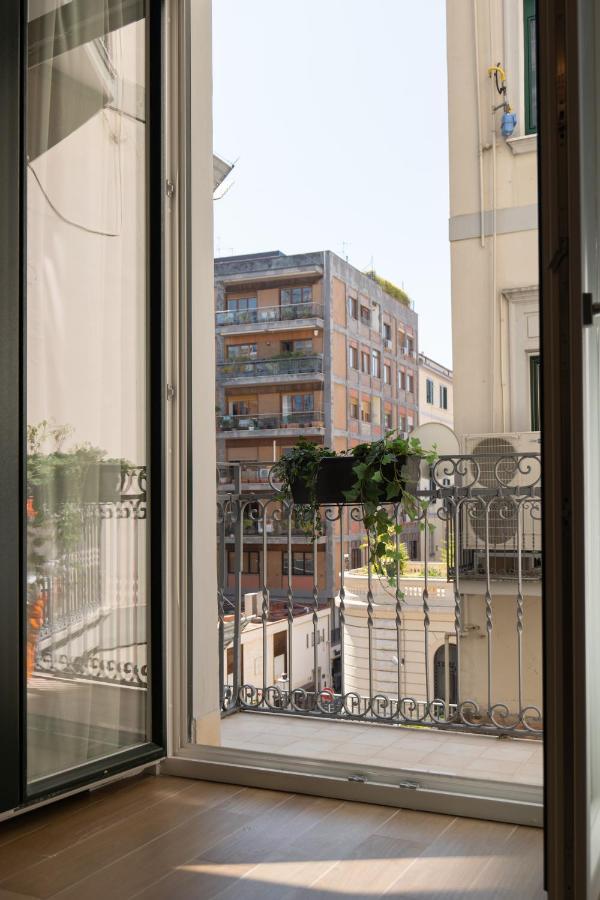 Relais Palazzo Olimpia - Corso Vittorio Emanuele Apartment Salerno Bagian luar foto
