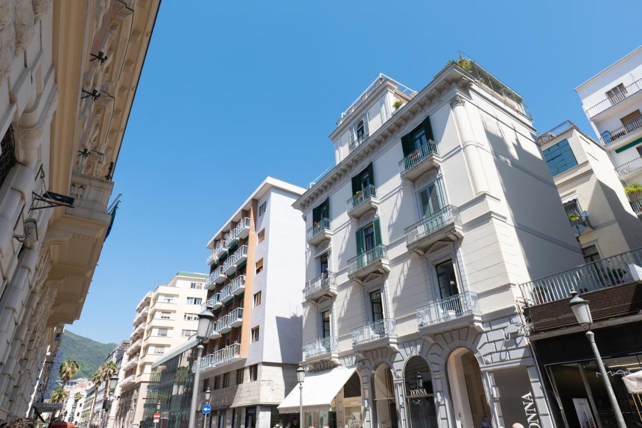Relais Palazzo Olimpia - Corso Vittorio Emanuele Apartment Salerno Bagian luar foto